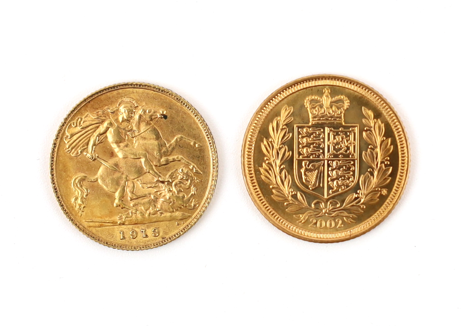 British Gold coins, George V half sovereign, 1913, EF (S4006) and Elizabeth II half sovereign, 2002, rev. Shield (S4441) (2)